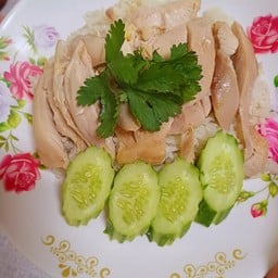 ข้าวมันไก่เนื้อล้วนๆเนื้อน่องสะโพกธรรมดา