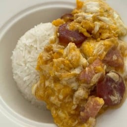 ไข่ขยี้ แหนม + กุนเชียง