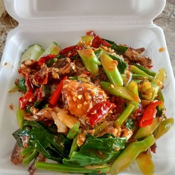 ข้าวราดคะน้าปลากระป๋อง