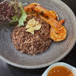 ข้าวผัดมะพร้าวคั่ว กุ้งย่าง
