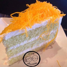 Pandan Cake With Foi Thong