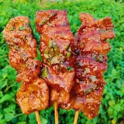 N'gun2011 หมูปิ้ง 10บ.น้ำจิ้มแจ่ว