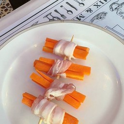 เบคอนพันแครอท