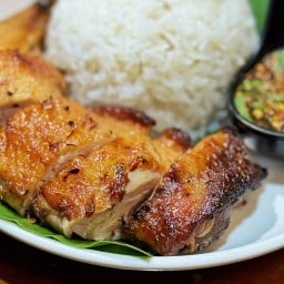 ข้าวมันไก่ย่างแซ่บหรอย