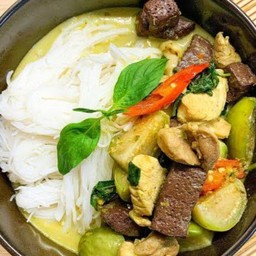 ขนมจีนแกงเขียวหวานไก่