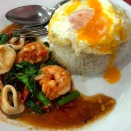 กระเพราทะเลไข่ดาว