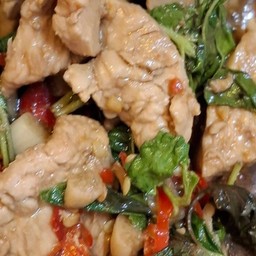 กระเพราไก่