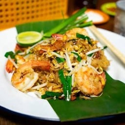 ผัดไทโบราณกุ้งสด เส้นเล็ก