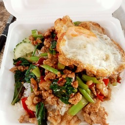 ข้าวราดคะน้าหมูสับ