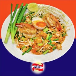 ผัดไทยเส้นจันทร์มันกุ้งใส่กุ้งสดไข่เค็ม