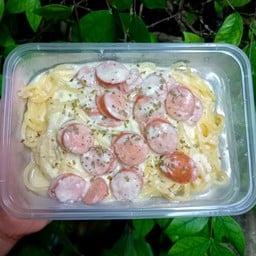 สปาเก็ตตี้ครีมซอสไส้กรอก