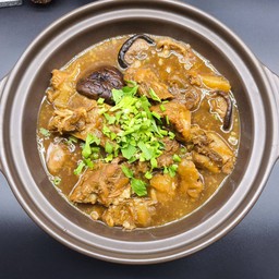 ซี่โครงเนื้อตุ๋น 牛腩煲