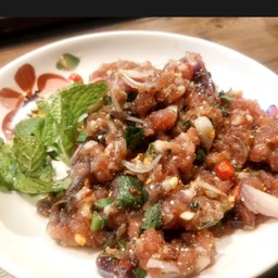 ก้อยดิบขมคั่ว