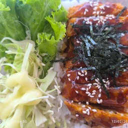 ข้าวไก่กรอบราดซอส เกาหลี