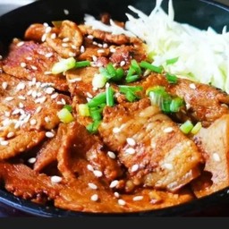 ข้าวหน้าหมูเกาหลี