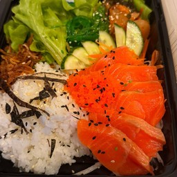 ข้าวหน้าแซลมอน