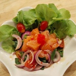 ยำแซลมอนนัว(ปลาร้า)