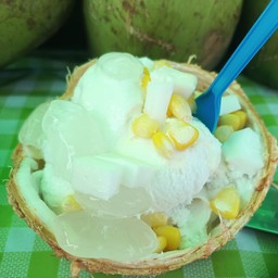 ไอศกรีมในกะลามะพร้าวอ่อน