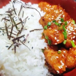 ข้าวหน้าไก่ทอดผัดซอสเกาหลี