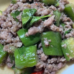 มะเขือยาวผัดหมูสับ