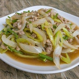 ผัดพริกหยวกใส่หมู
