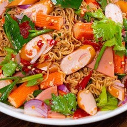 ยำมาม่า โบโลน่า