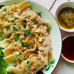 เกี๊ยวหมูทรงเครื่อง(9 ชิ้น)