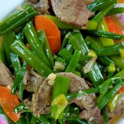 ผัดดอกหอมใส่ตับ