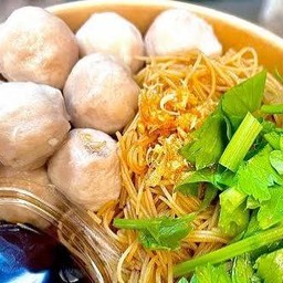 โปร!! ก๋วยเตี๋ยวแห้งโบราณเส้นมาม่า + เครื่องดื่ม