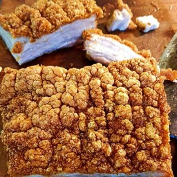 หมูกรอบ 300 กรัม (ไม่มีน้ำจิ้ม)