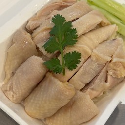 ข้าวมันไก่ต้ม พร้อมเอ็นเด้ง