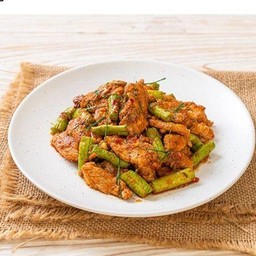 ผัดพริกแกงหมู