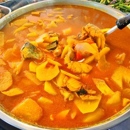 แกงส้มมะละกอปลาน้ำดอกไม้