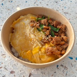 ข้าวไข่ยิ้ม+กะเพราหมูสับโบราณ