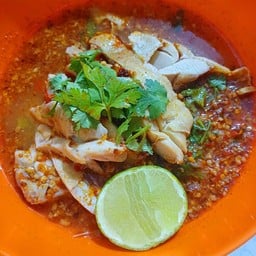 บะหมี่ไก่ต้มยำ