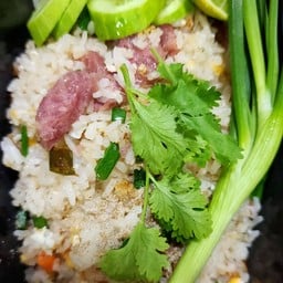 ข้าวผัดแหนม