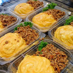 กระเพราหมูสับไข่ข้น