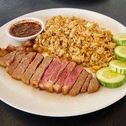 ข้าวกะเพราคลุก + เนื้อทอด 10 วิ