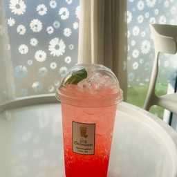 สตอว์เบอร์รี่โซดา