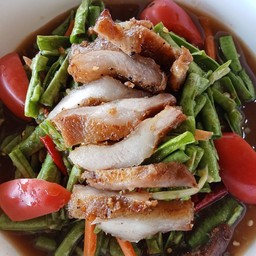 ตำถั่วคอหมูย่าง ,คอหมูทอด