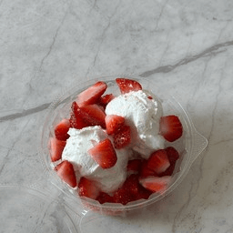 Greek yogurt strawberry 3 ถ้วย