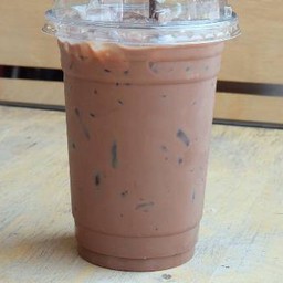 ช็อคโกแลตนมสดเย็น แก้วยักษ์ (32 ออนซ์)