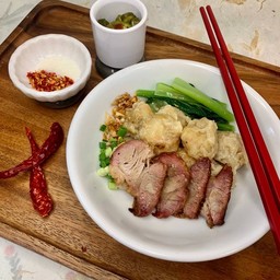 เกี๊ยวหมูแดง แห้ง