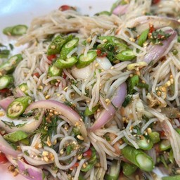 ยำขนมจีน