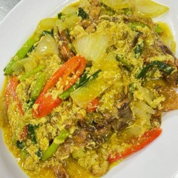 ปูนิ่มผัดผงกะหรี่