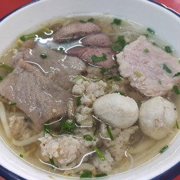 ก๋วยเตี๋ยว
