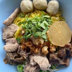 ก๋วยเตี๋ยวน้ำตกบอสตั้น ทุ่งกลมตาลหมัน