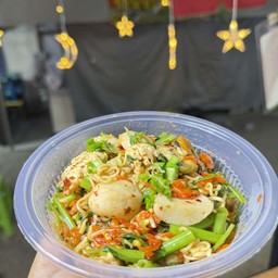 ยำมาม่าน้ำ (ไม่มีตีนไก่) พิเศษ