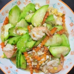 บวบผัดไข่ใส่กุ้ง