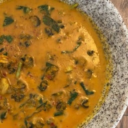 แกงคั่วหอยขม (กับข้าว)